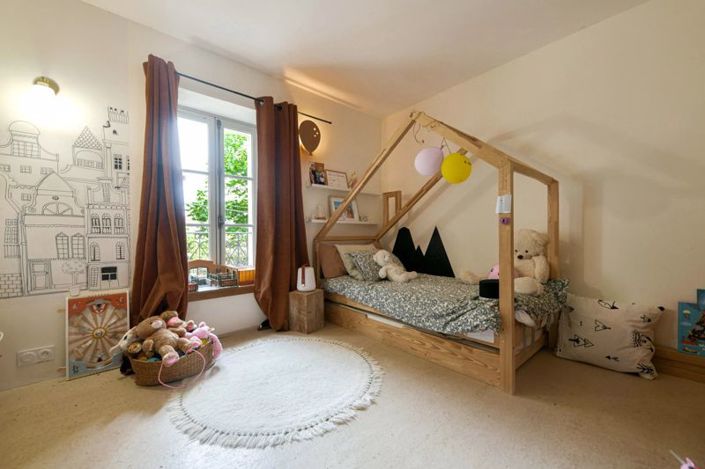 Image No.17-4 Bed Townhouse for sale