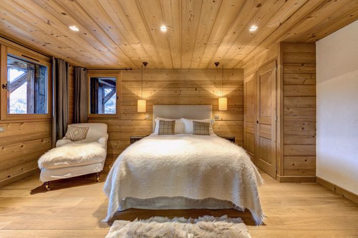 Image No.17-5 Bed Chalet for sale