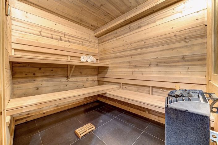 Image No.28-5 Bed Chalet for sale