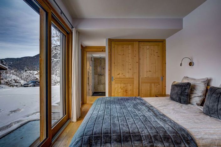 Image No.10-4 Bed Chalet for sale