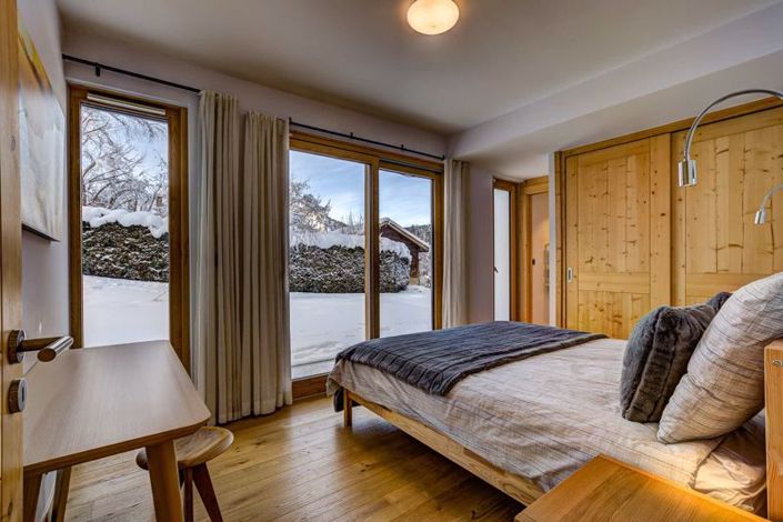 Image No.13-4 Bed Chalet for sale