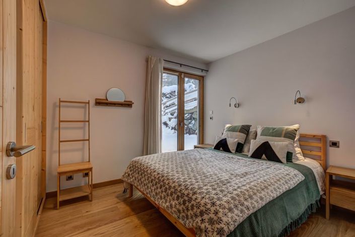 Image No.16-4 Bed Chalet for sale