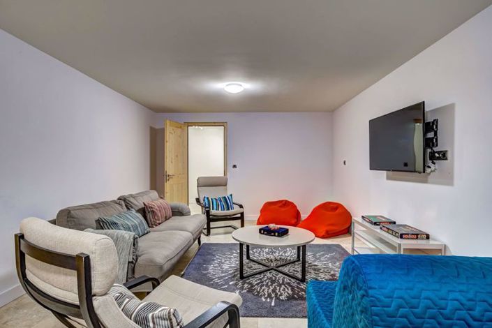 Image No.24-4 Bed Chalet for sale