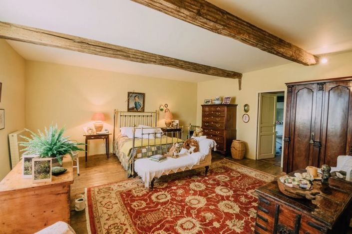 Image No.14-6 Bed Property for sale