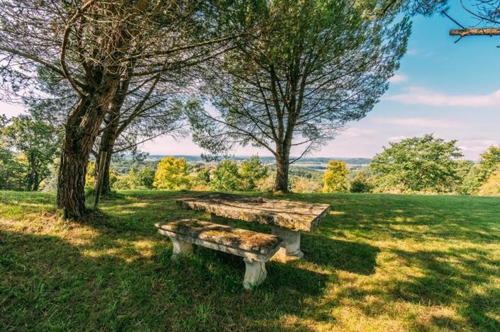 Image No.18-6 Bed Property for sale