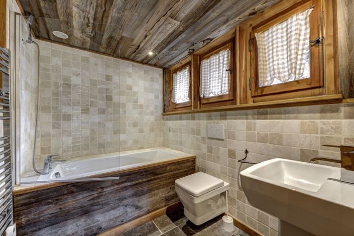 Image No.20-7 Bed Chalet for sale