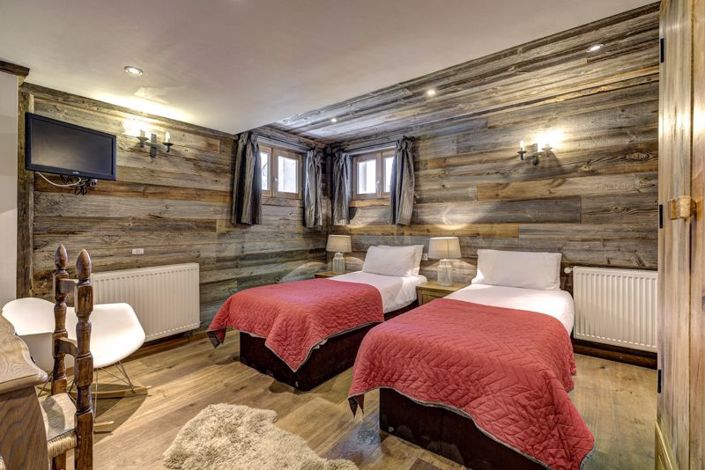 Image No.23-7 Bed Chalet for sale