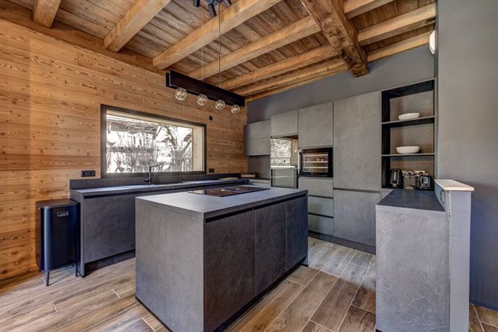 Image No.11-4 Bed Chalet for sale