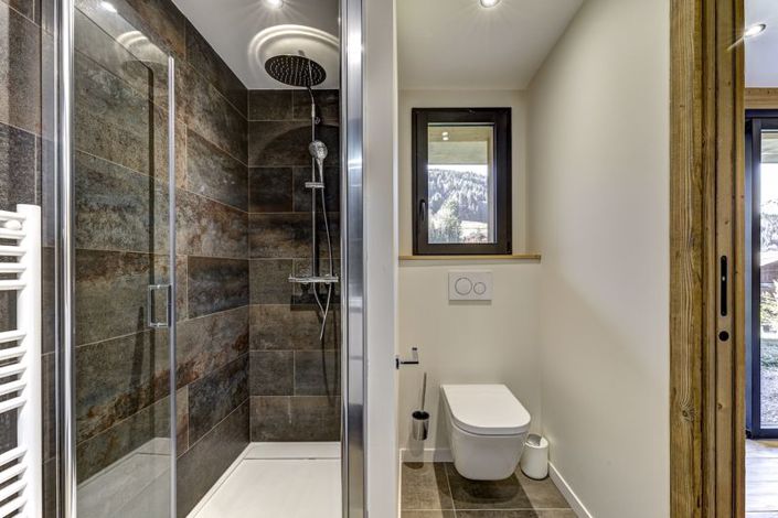 Image No.27-4 Bed Chalet for sale