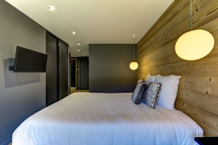 Image No.30-4 Bed Chalet for sale