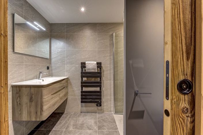 Image No.32-4 Bed Chalet for sale