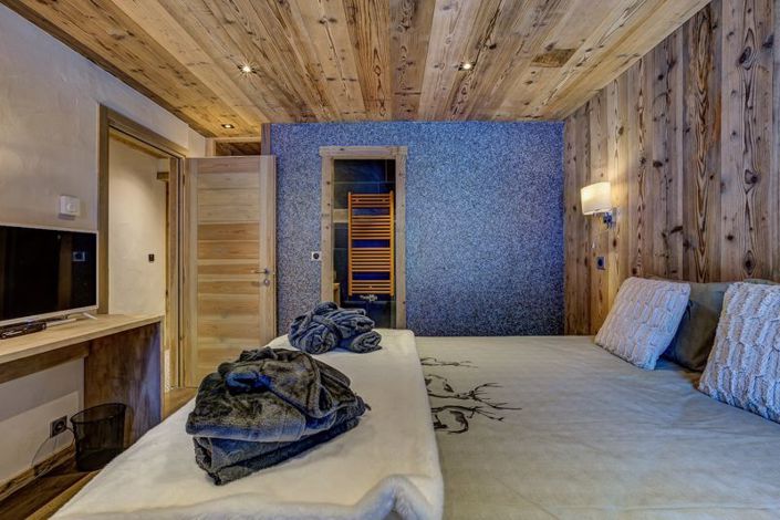 Image No.13-4 Bed Chalet for sale