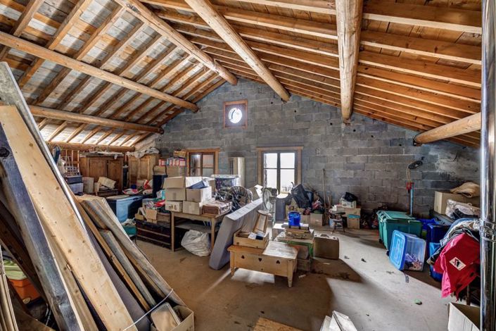 Image No.17-2 Bed House for sale