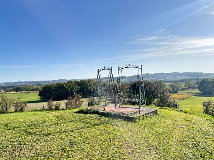 Image No.16-6 Bed House for sale