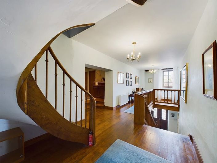 Image No.10-5 Bed Country House for sale