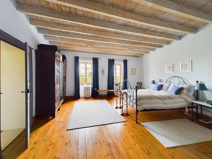 Image No.6-5 Bed Country House for sale