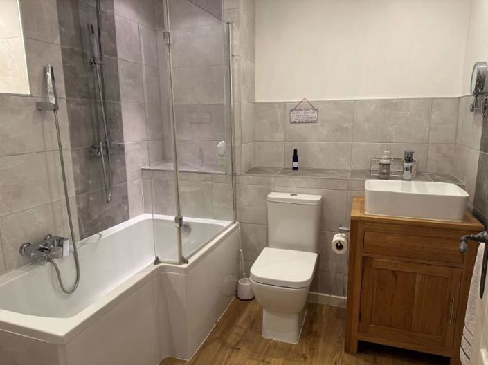 Image No.25-5 Bed House for sale