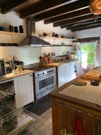 kitchen-with-falcon-range