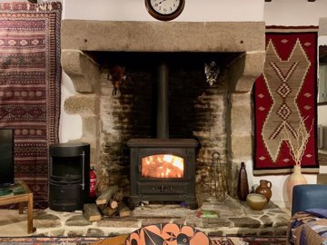 salon-with-fireplace