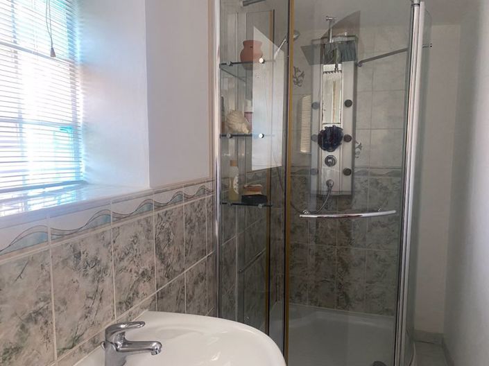 Image No.11-4 Bed Property for sale