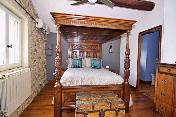 Image No.16-4 Bed Property for sale