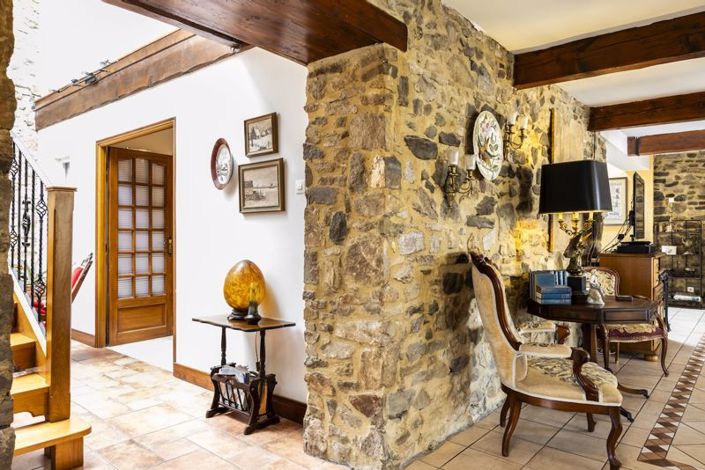 Image No.6-4 Bed Property for sale