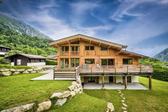 Image No.1-4 Bed Chalet for sale