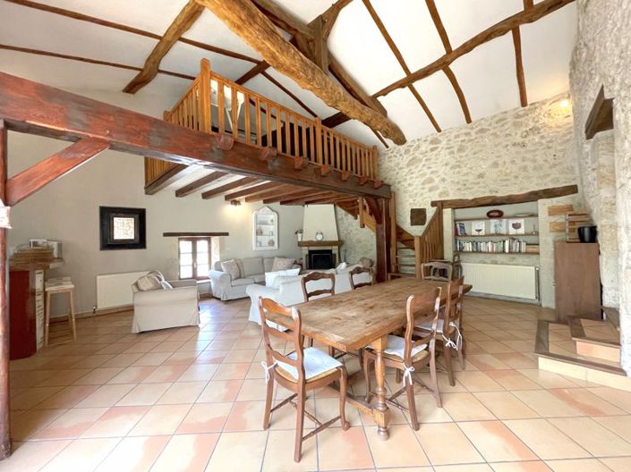 Image No.1-4 Bed Property for sale