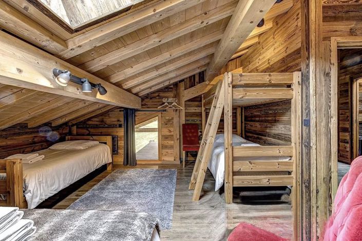 Image No.18-5 Bed Chalet for sale