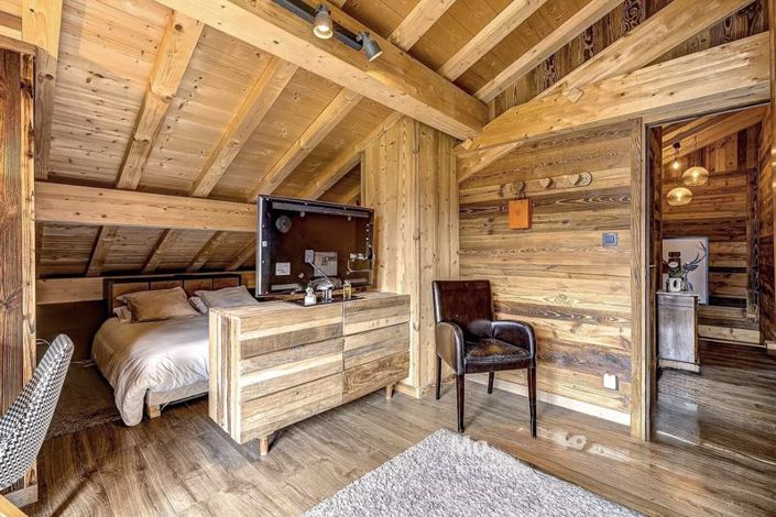 Image No.16-5 Bed Chalet for sale