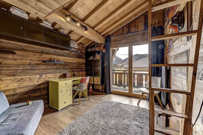 Image No.23-5 Bed Chalet for sale