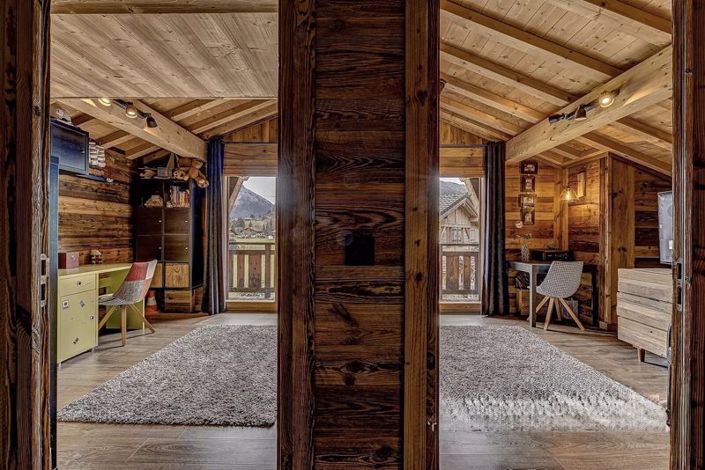 Image No.24-5 Bed Chalet for sale