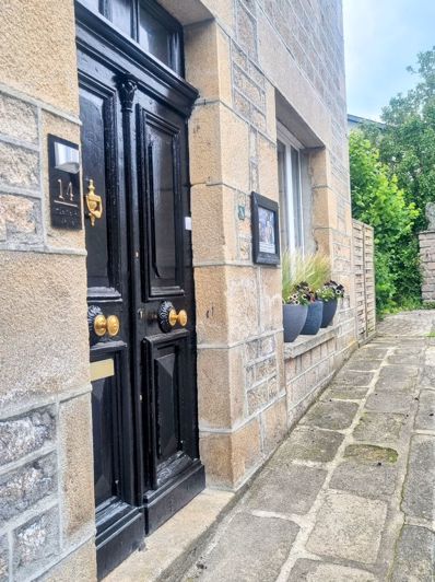 Image No.6-5 Bed House for sale