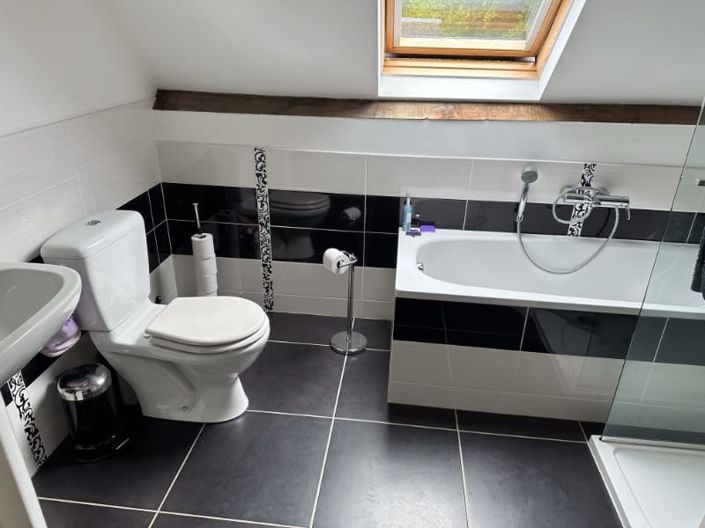 Image No.24-3 Bed House for sale