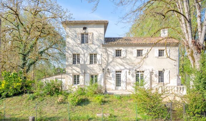 Image No.1-4 Bed Cottage for sale