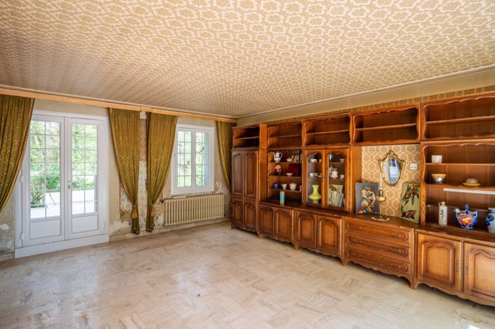 Image No.6-4 Bed Cottage for sale