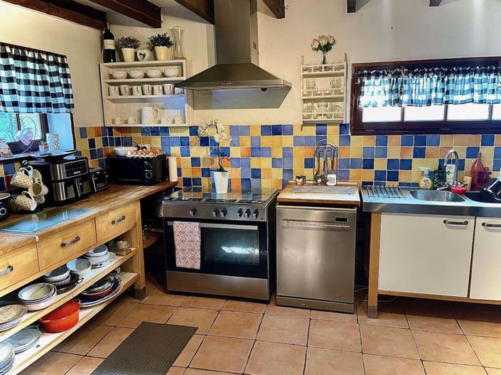 Image No.2-4 Bed House for sale