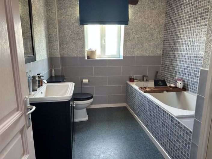 Image No.5-3 Bed House for sale