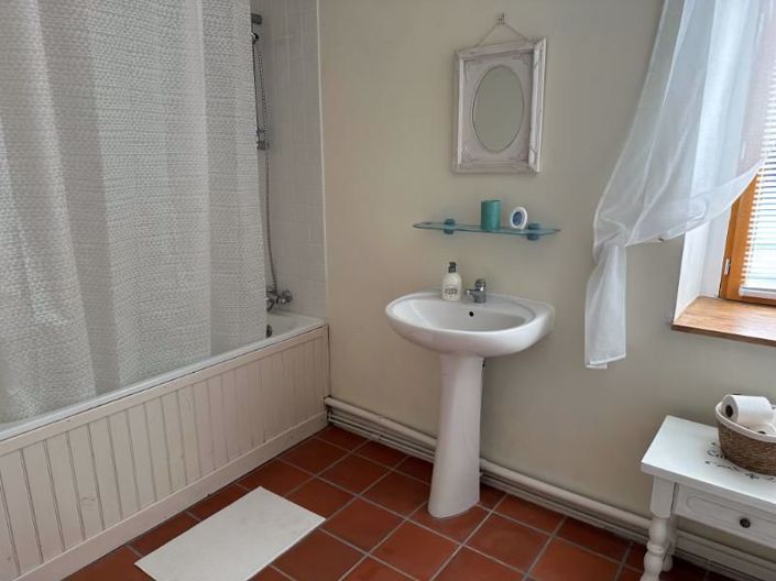 Image No.20-4 Bed House for sale