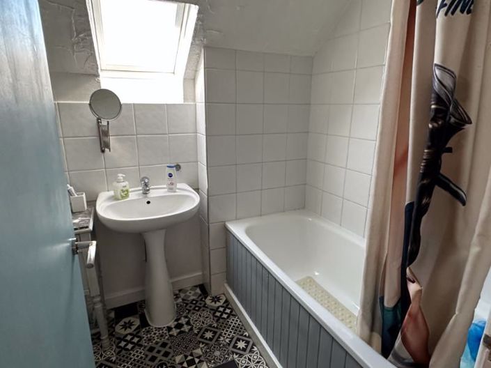 Image No.21-4 Bed House for sale