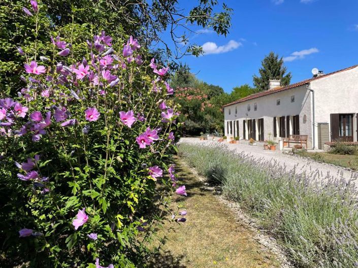Image No.1-4 Bed House for sale