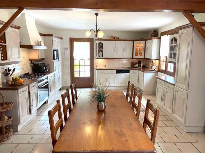 Image No.2-4 Bed House for sale