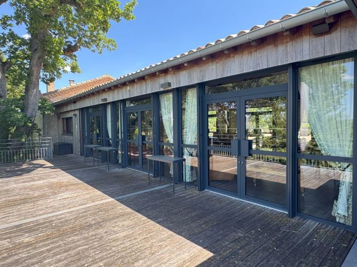 Image No.31-11 Bed Property for sale