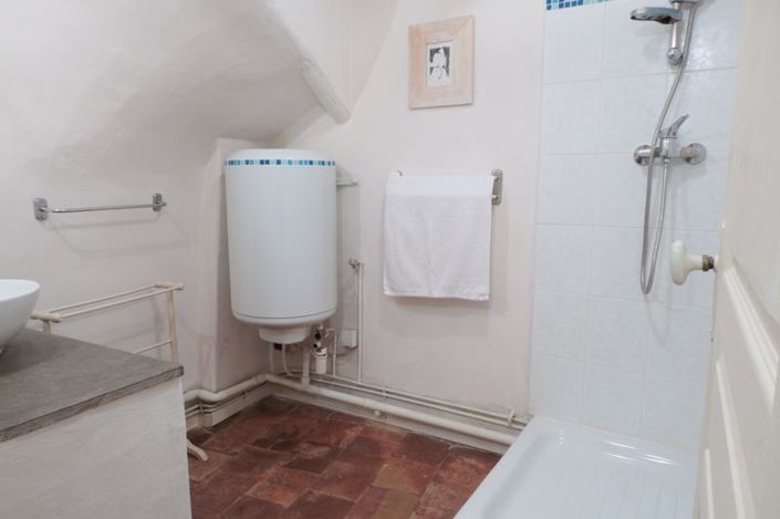 Image No.20-4 Bed Cottage for sale