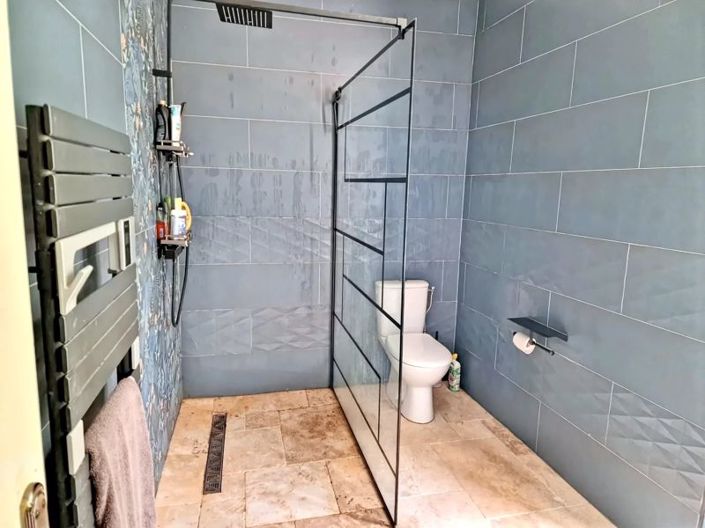 Image No.20-5 Bed House for sale