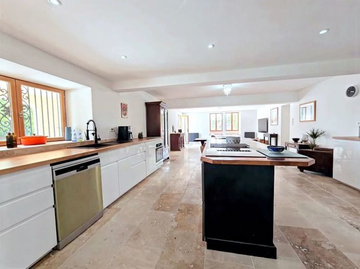 Image No.3-5 Bed House for sale