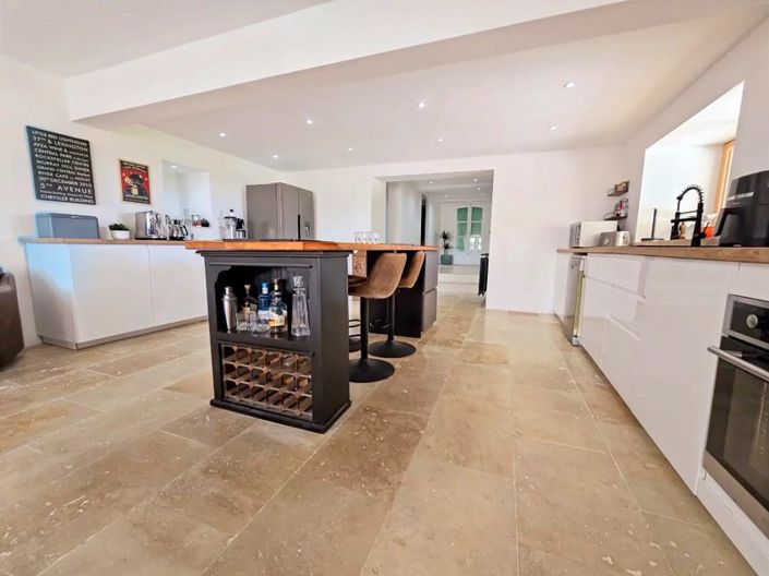 Image No.5-5 Bed House for sale