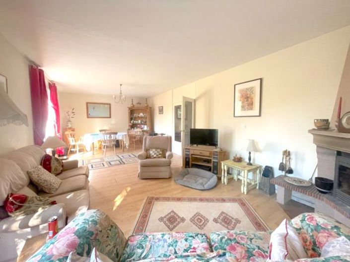 Image No.2-4 Bed Cottage for sale