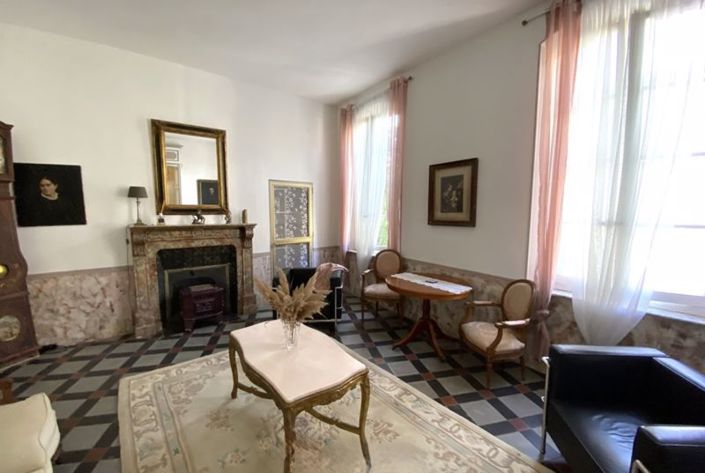 Image No.6-9 Bed House for sale