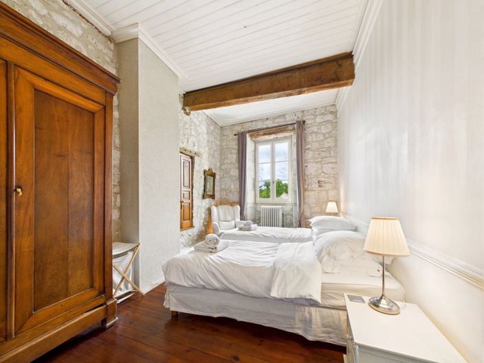 Image No.17-4 Bed House for sale